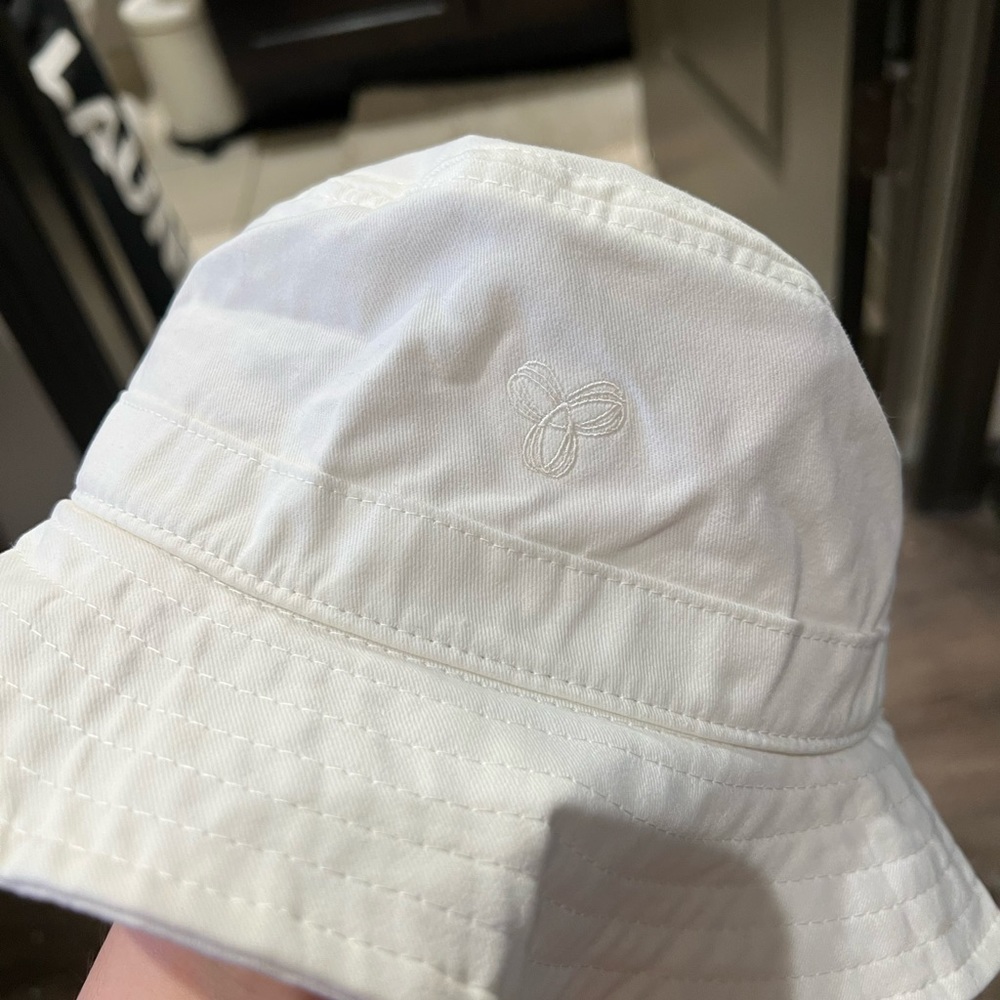 TNA white bucket hat